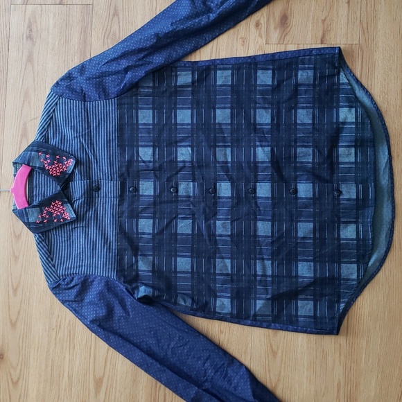 Preenline Button Up Shirt Size Small - Picture 2 of 8